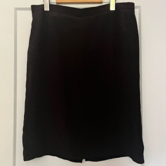 Vintage Dresses & Skirts - Vintage 💯 Silk Classic Tailored Staple Pencil Skirt